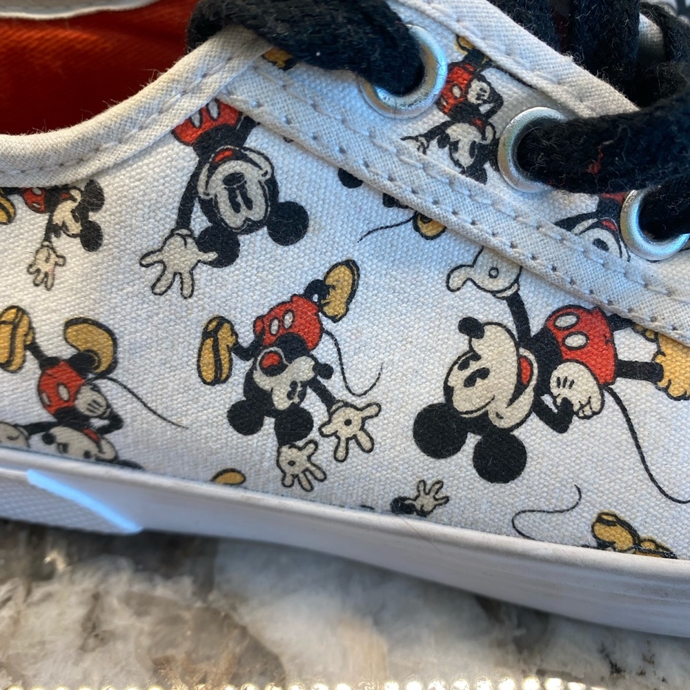 Mickey Mouse sneaker shoes by Disney size 6 - Picture 6 of 9